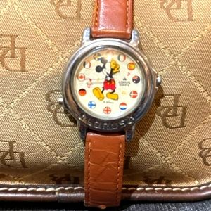 Vintage Mickey Mouse Lorus Around The World Watch Brown Leather Band SINGS!